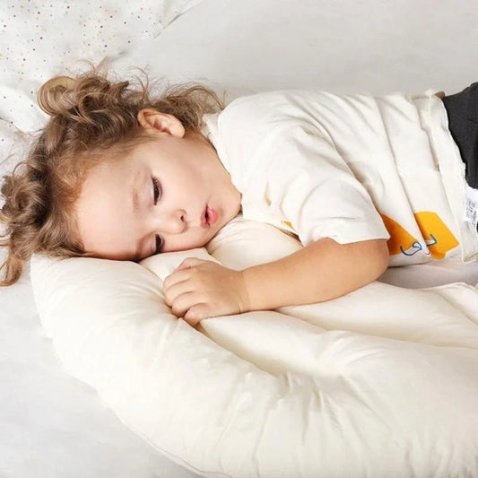 Coussin lune pour enfant