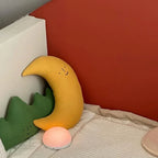 Coussin brodé style nordique pour enfant