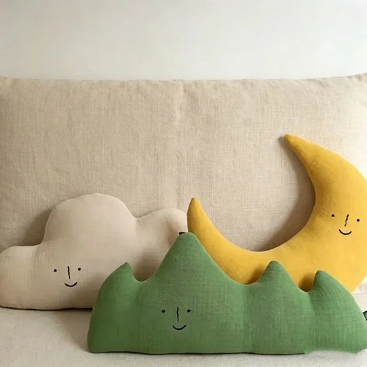 Coussin brodé style nordique pour enfant