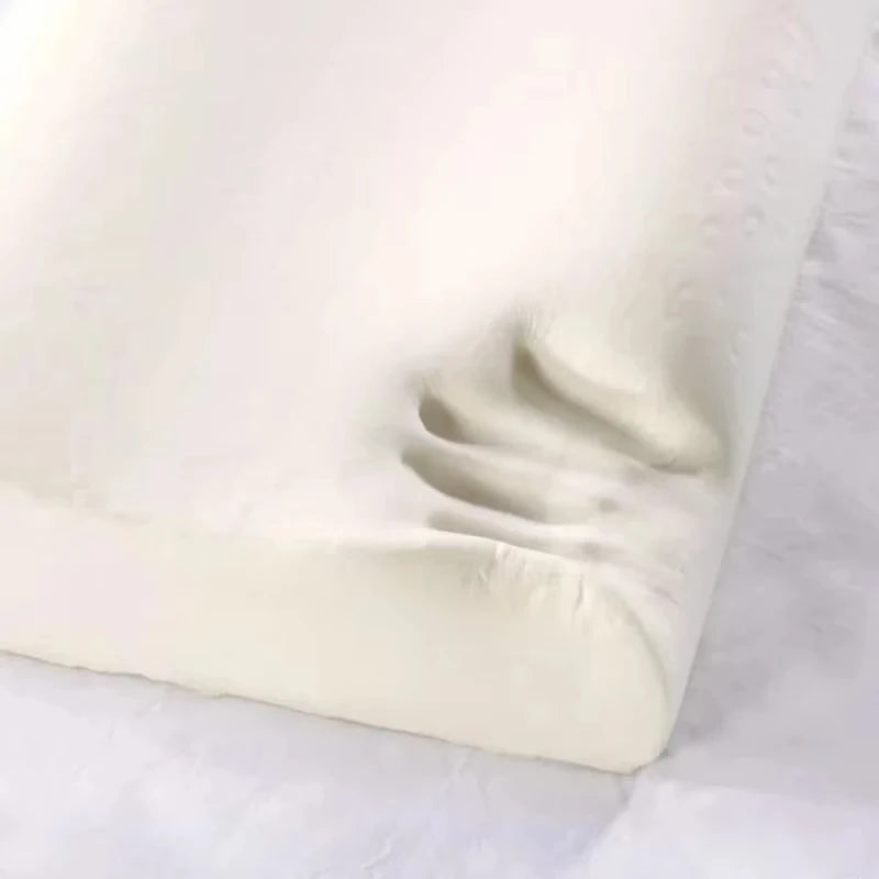 Oreiller cervical ondulé à housse bambou