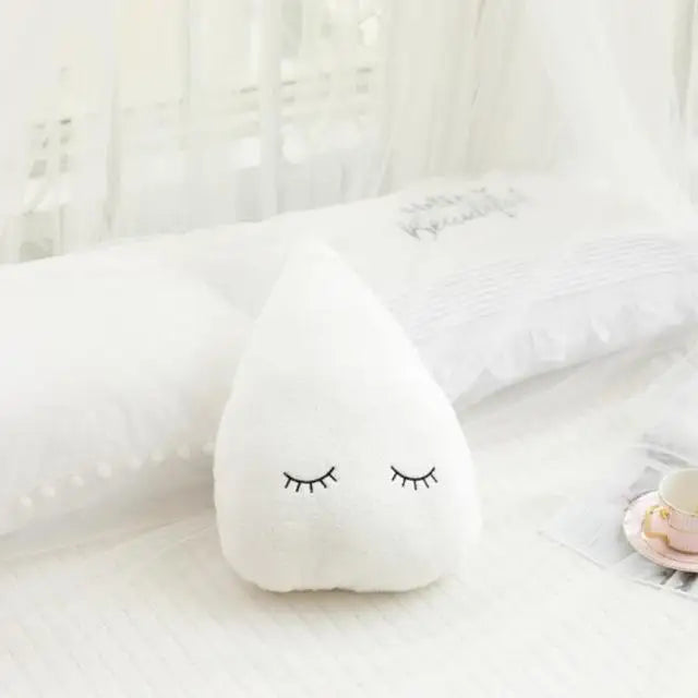 Coussin peluche nuage, étoile, lune et goutte de pluie pour enfant